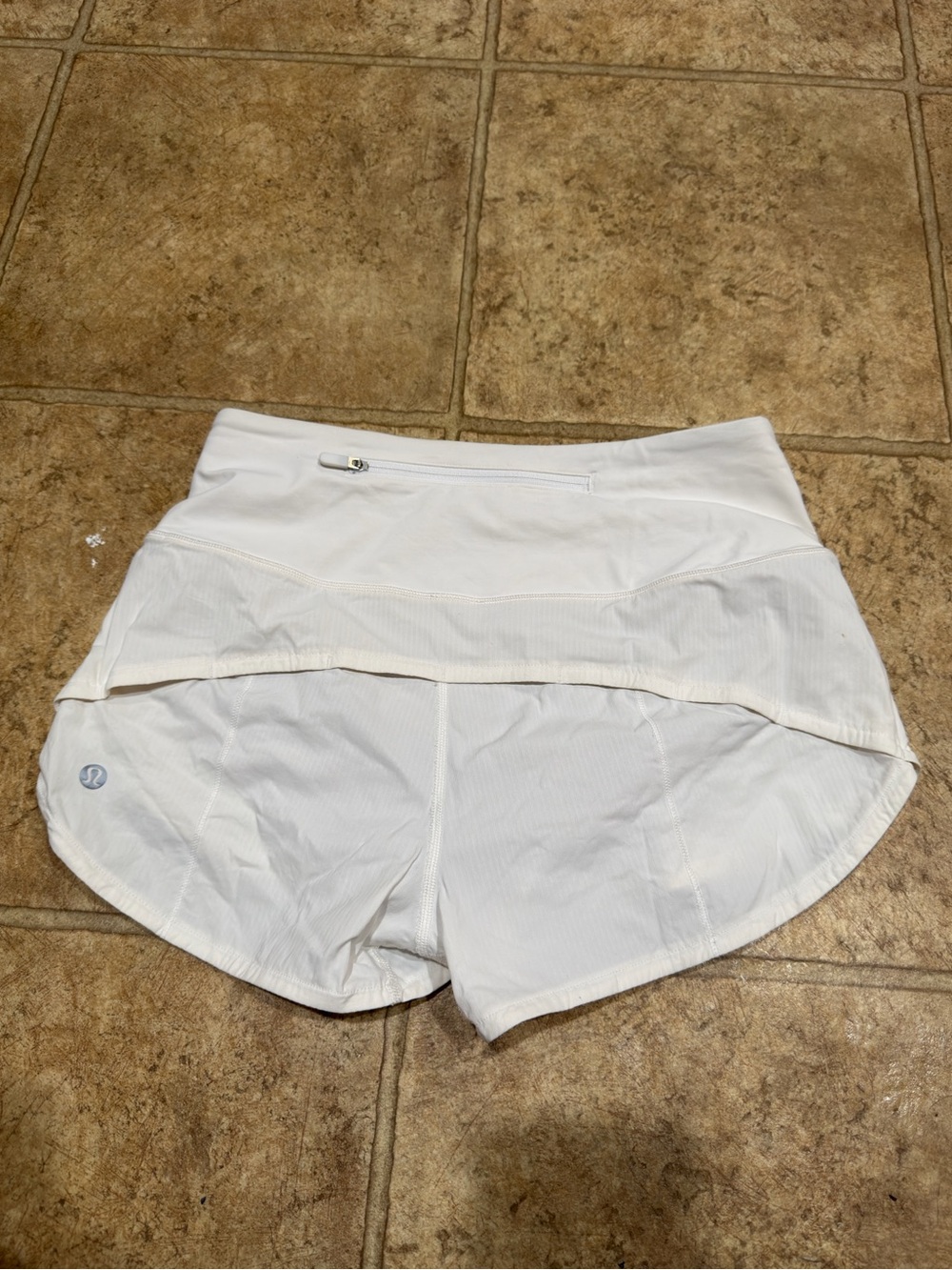 Lululemon Speed Up Shorts 4 XS 2.5” LW7BAIS White Tank Top Bundle
